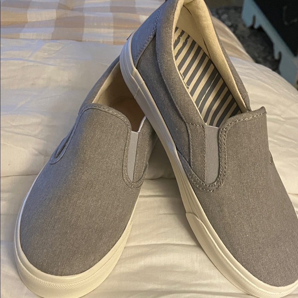 Taos Footwear Charcoal Canvas Slip-On Loafers